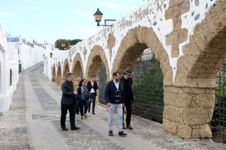 Imagen de archivo de una visita de miembros de ACAMFE al barrio histórico de San Francisco/Jesús Ruiz Mesa